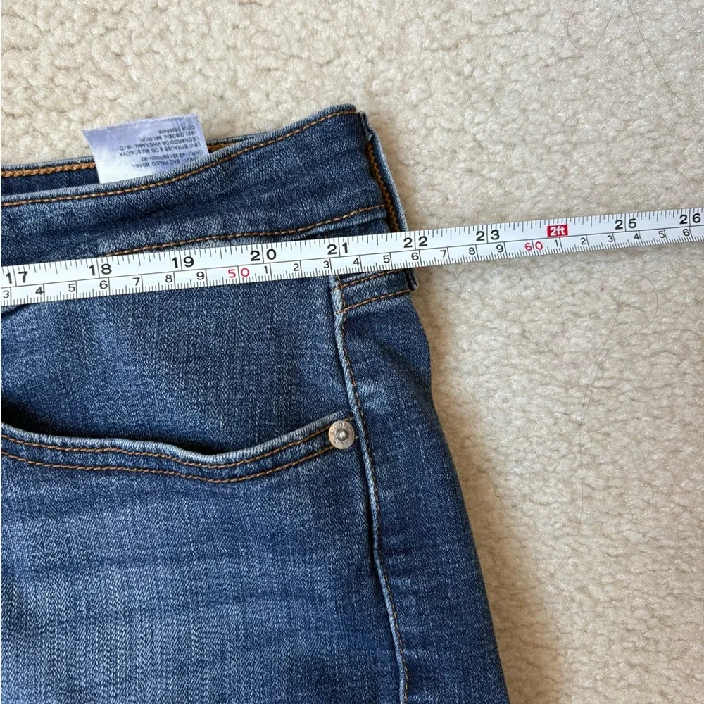 Levi’s 414 Classic Straight fit medium wash blue jeans, sz 22W - Picture 3 of 7
